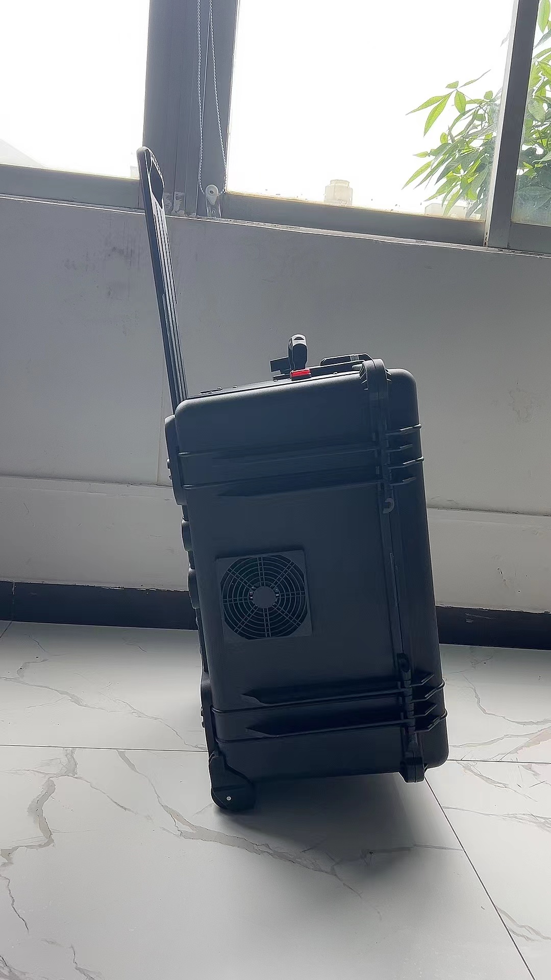 紫阳手拉箱型移动通信干扰器